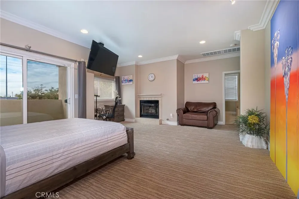 12108 S La Cienega Hawthorne, CA 90250