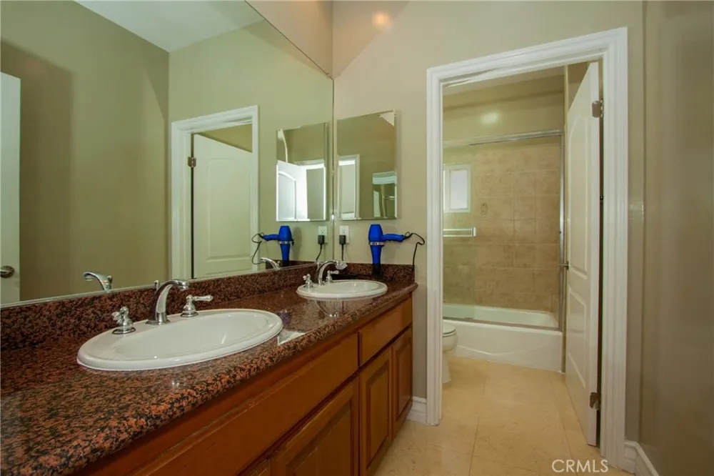 12108 S La Cienega Hawthorne, CA 90250