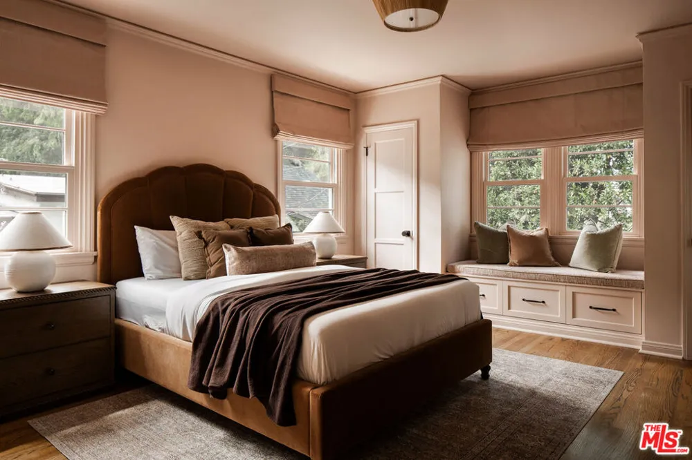 2845 Beachwood Drive Los Angeles, CA 90068