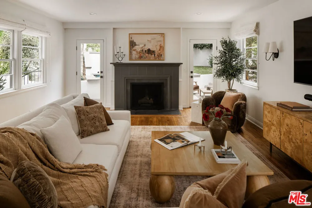 2845 Beachwood Drive Los Angeles, CA 90068