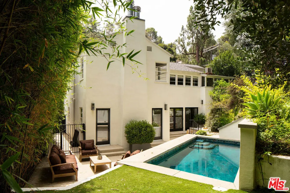 2845 Beachwood Drive Los Angeles, CA 90068