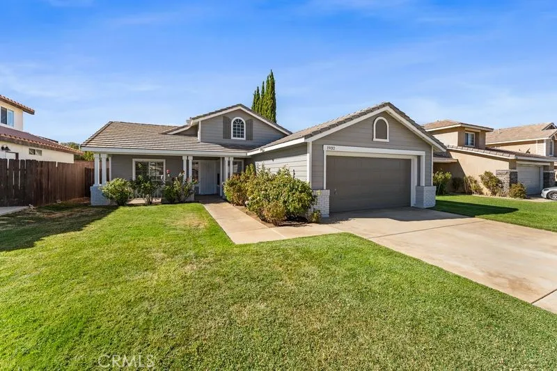1932 Shamrock Avenue Palmdale, CA 93550