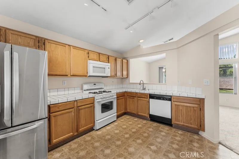 1932 Shamrock Avenue Palmdale, CA 93550