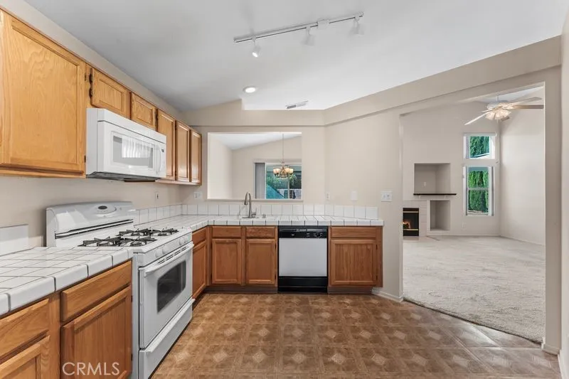1932 Shamrock Avenue Palmdale, CA 93550