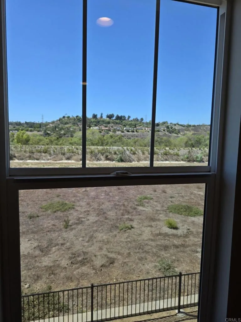725 Kingbird Loop Oceanside, CA 92058