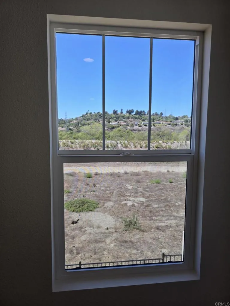 725 Kingbird Loop Oceanside, CA 92058