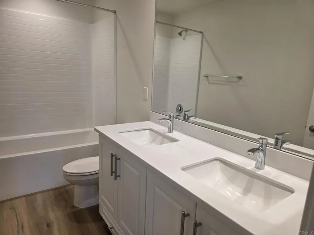 725 Kingbird Loop Oceanside, CA 92058