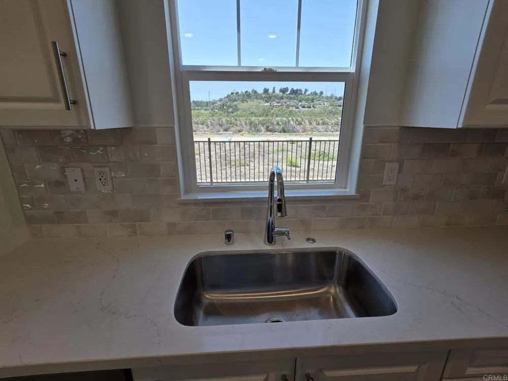 725 Kingbird Loop Oceanside, CA 92058
