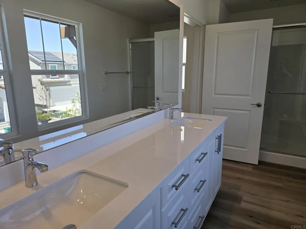 725 Kingbird Loop Oceanside, CA 92058