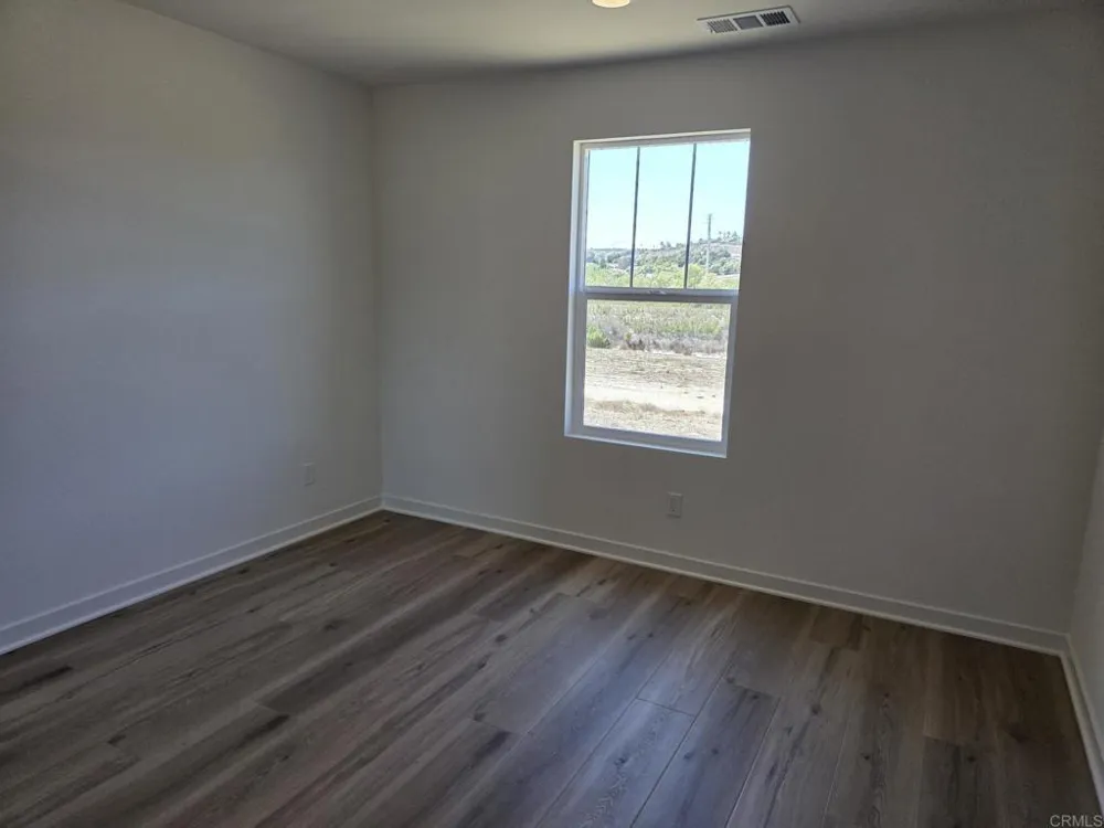 725 Kingbird Loop Oceanside, CA 92058
