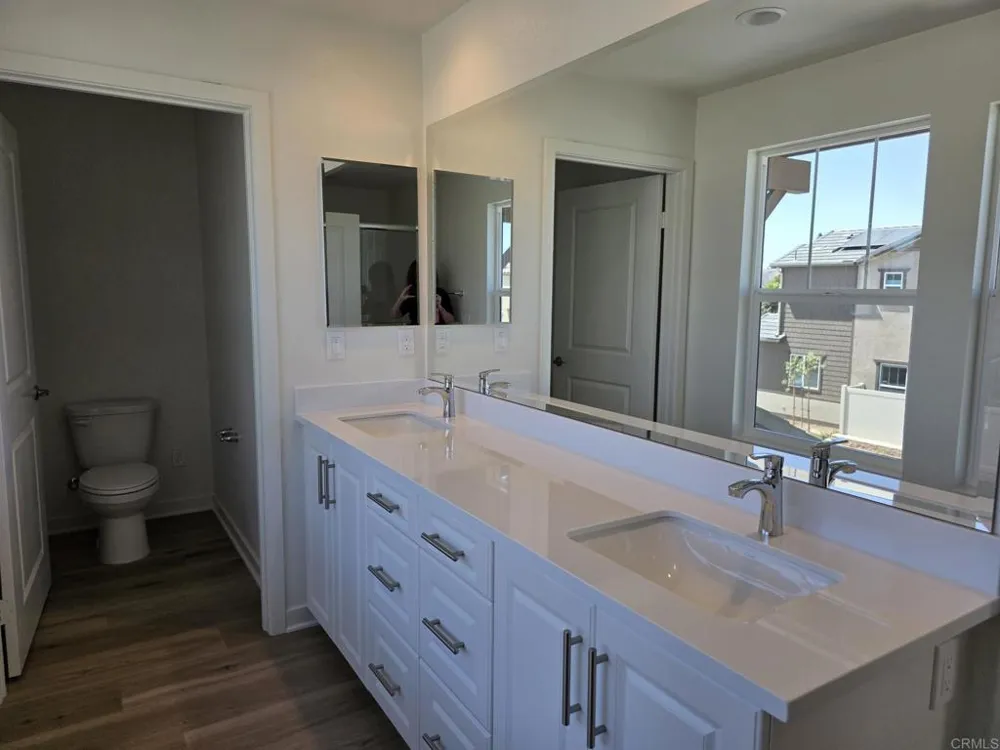 725 Kingbird Loop Oceanside, CA 92058