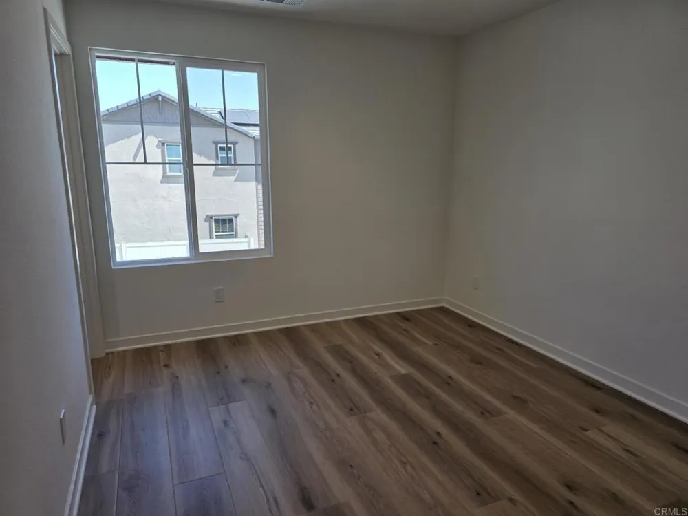725 Kingbird Loop Oceanside, CA 92058