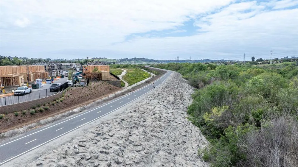 725 Kingbird Loop Oceanside, CA 92058