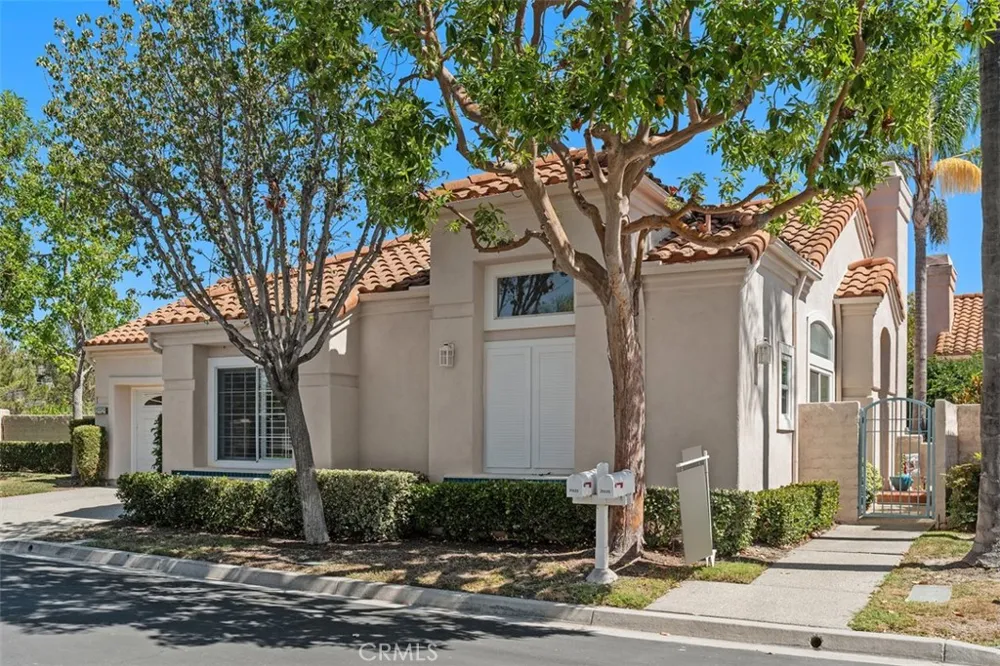 21121 Cancun Mission Viejo, CA 92692