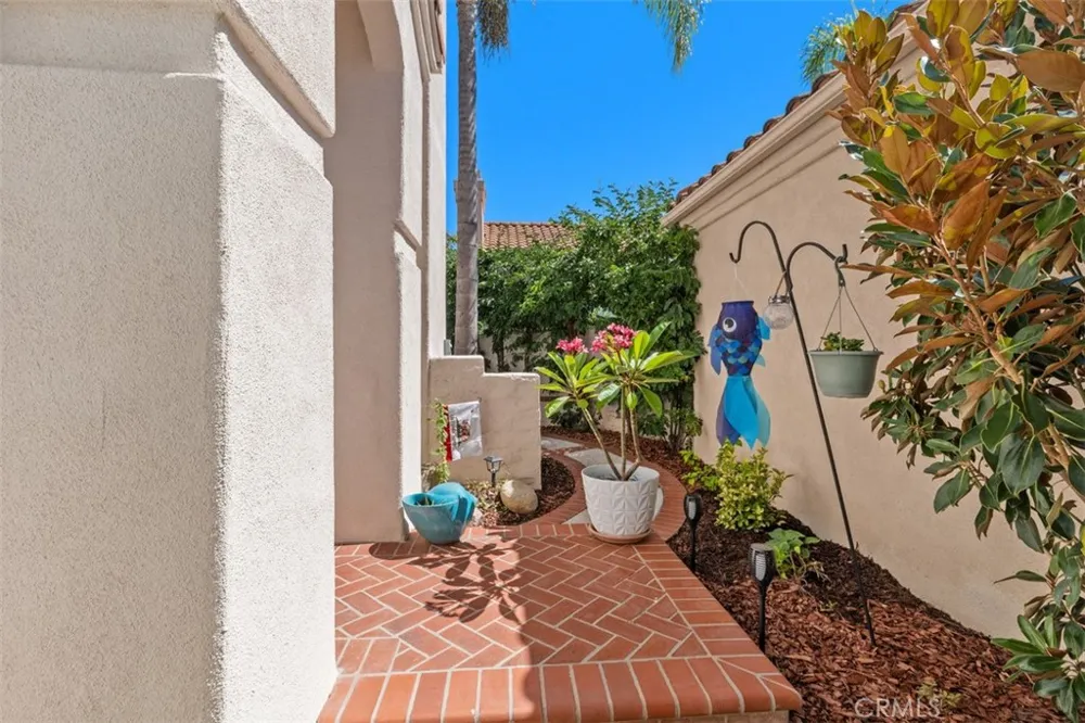 21121 Cancun Mission Viejo, CA 92692