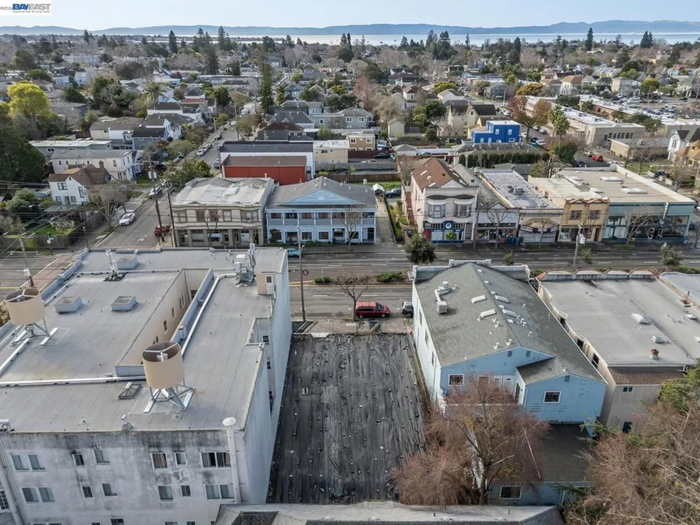 1217 Lincoln Avenue Alameda, CA 94501
