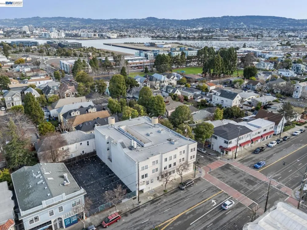 1217 Lincoln Avenue Alameda, CA 94501