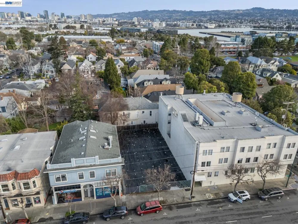 1217 Lincoln Avenue Alameda, CA 94501