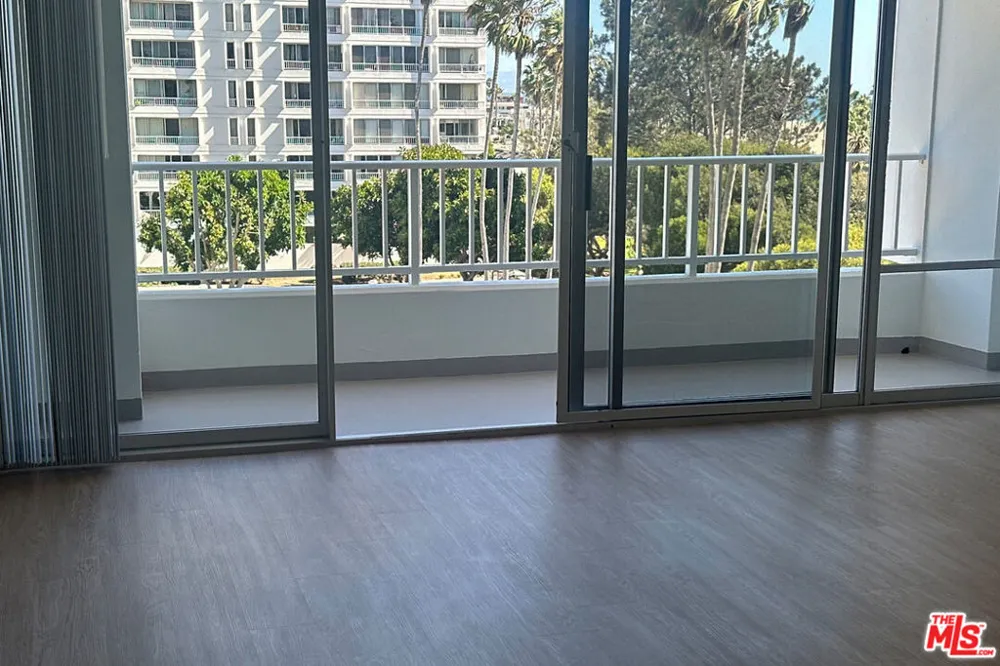2700 Neilson Way #528 Santa Monica, CA 90405