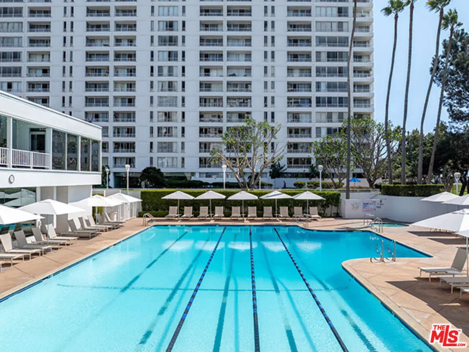 2700 Neilson Way #528 Santa Monica, CA 90405