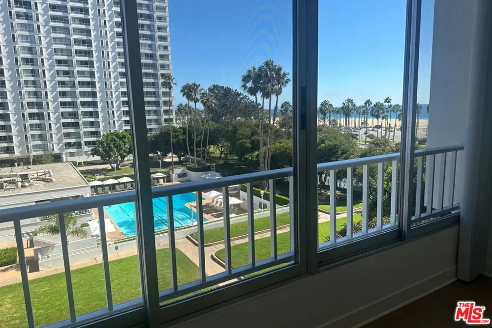 2700 Neilson Way #528 Santa Monica, CA 90405