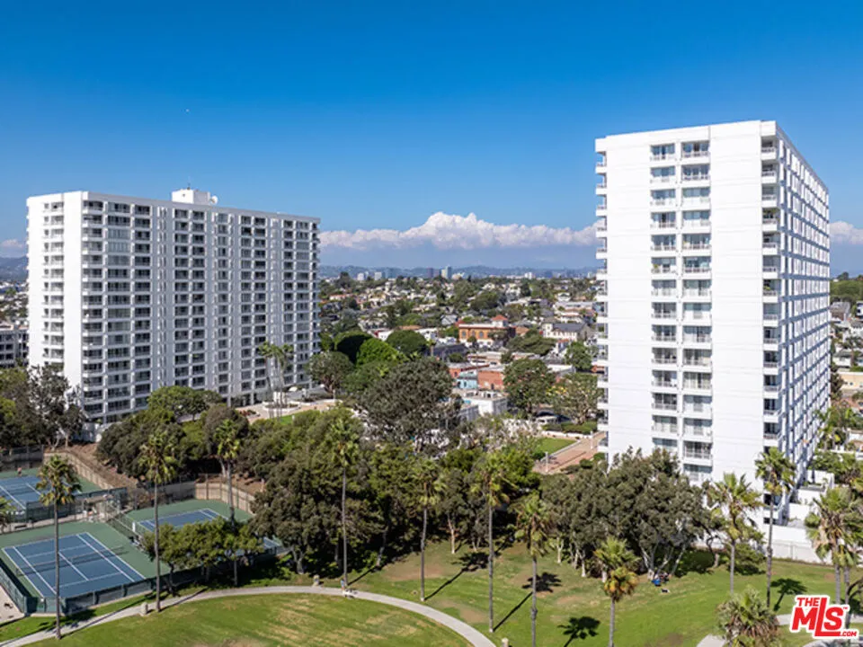 2700 Neilson Way #528 Santa Monica, CA 90405