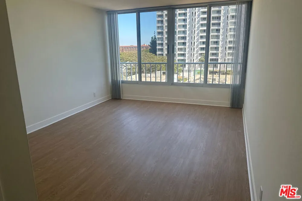 2700 Neilson Way #528 Santa Monica, CA 90405