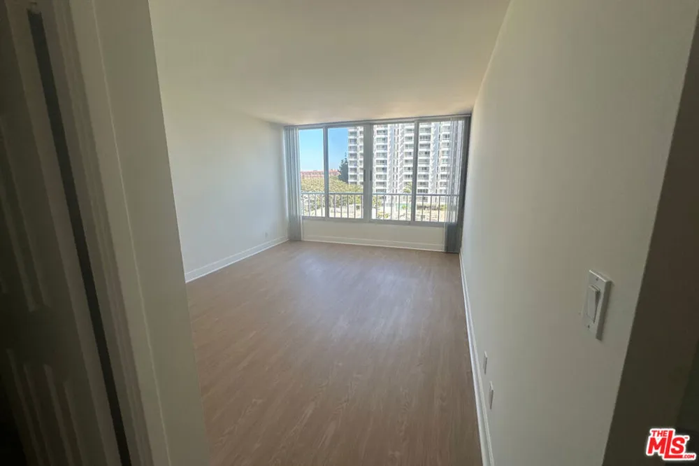 2700 Neilson Way #528 Santa Monica, CA 90405