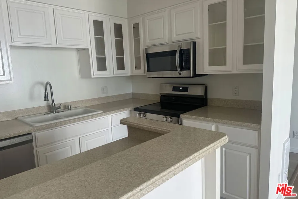 2700 Neilson Way #528 Santa Monica, CA 90405