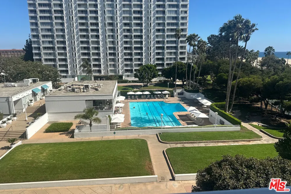 2700 Neilson Way #528 Santa Monica, CA 90405