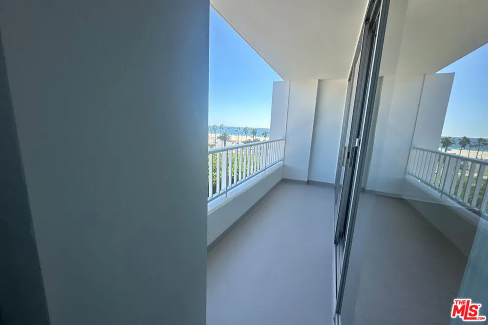 2700 Neilson Way #528 Santa Monica, CA 90405