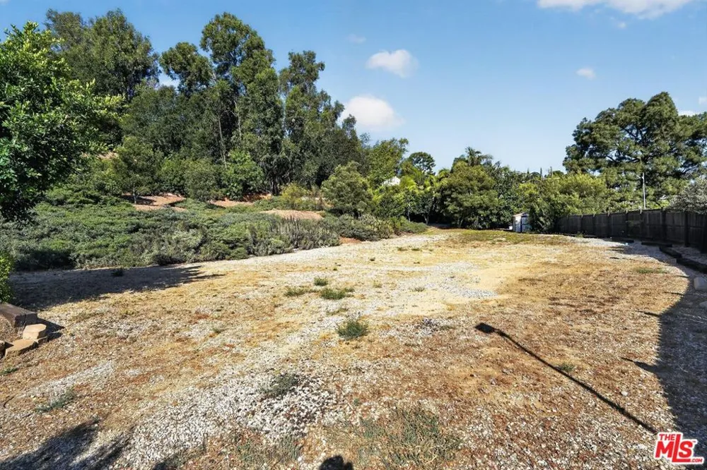 8110 Mulholland Terrace Los Angeles, CA 90046
