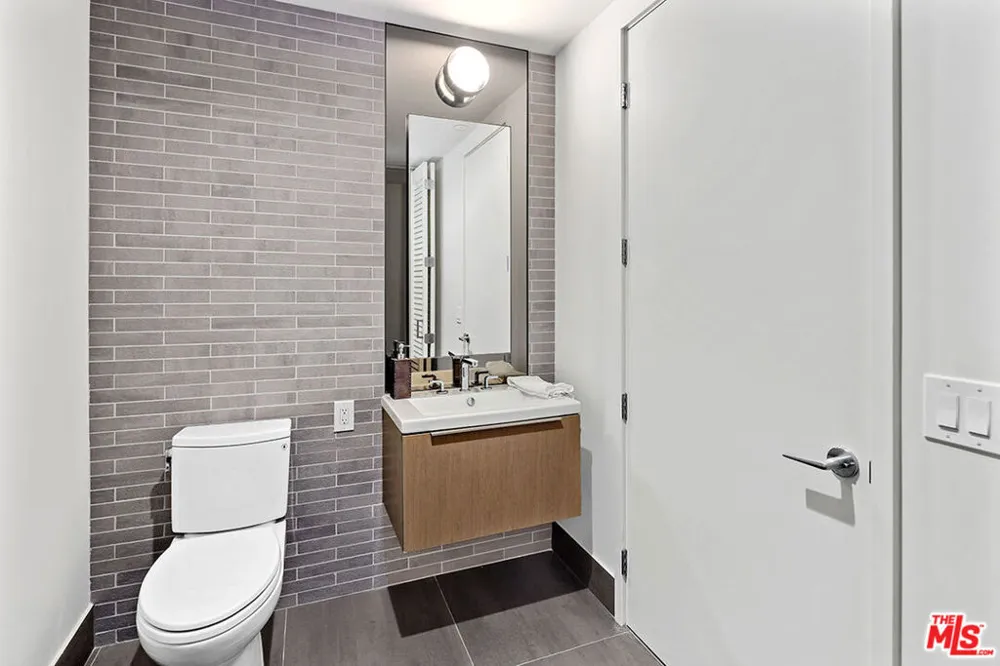 889 Francisco Street #2506 Los Angeles, CA 90017