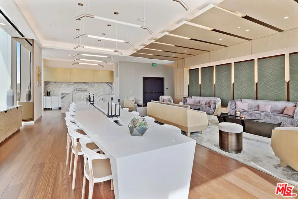889 Francisco Street #2506 Los Angeles, CA 90017