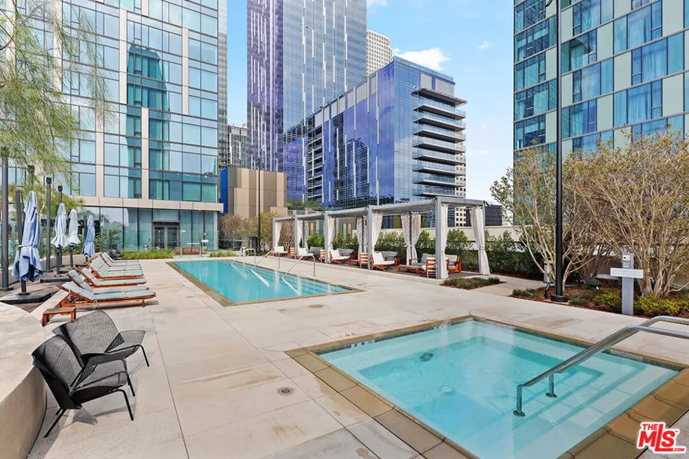 889 Francisco Street #2506 Los Angeles, CA 90017