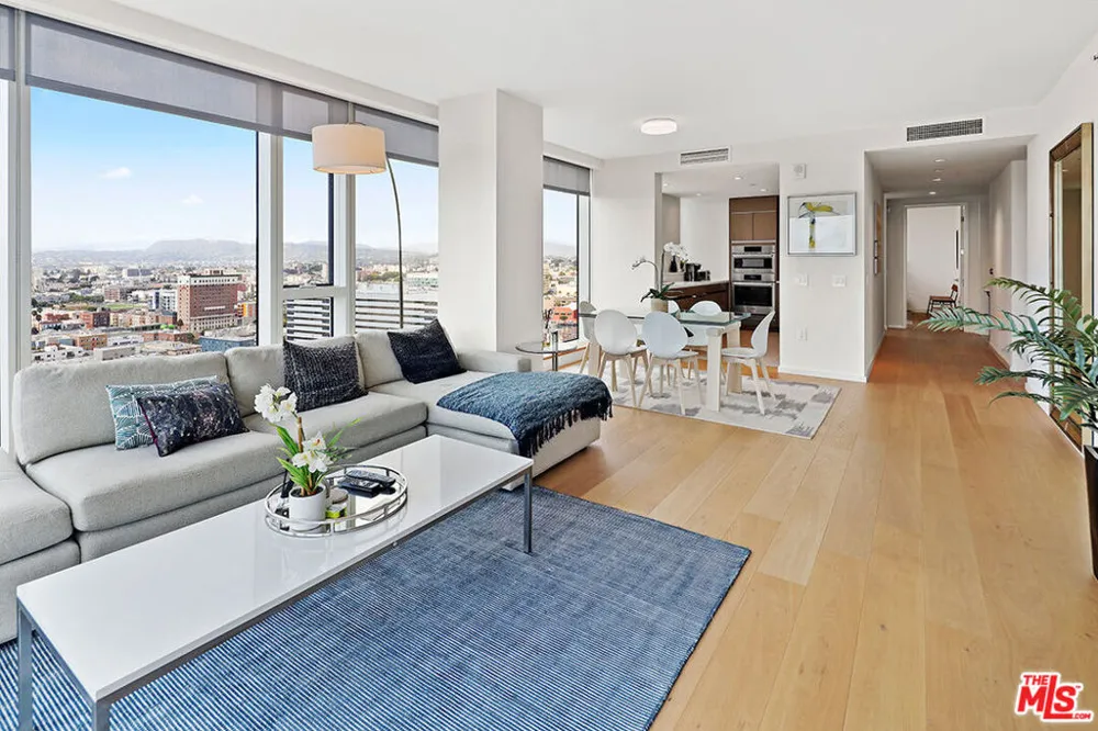 889 Francisco Street #2506 Los Angeles, CA 90017
