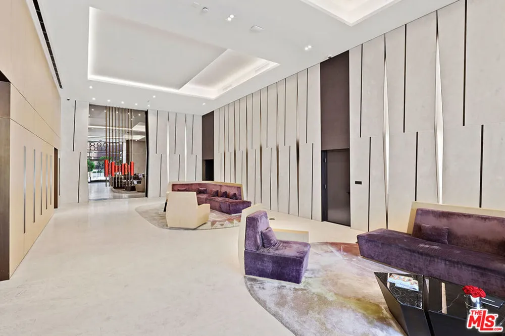 889 Francisco Street #2506 Los Angeles, CA 90017