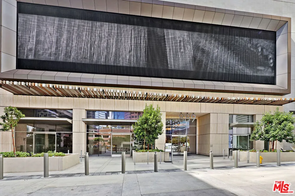 889 Francisco Street #2506 Los Angeles, CA 90017