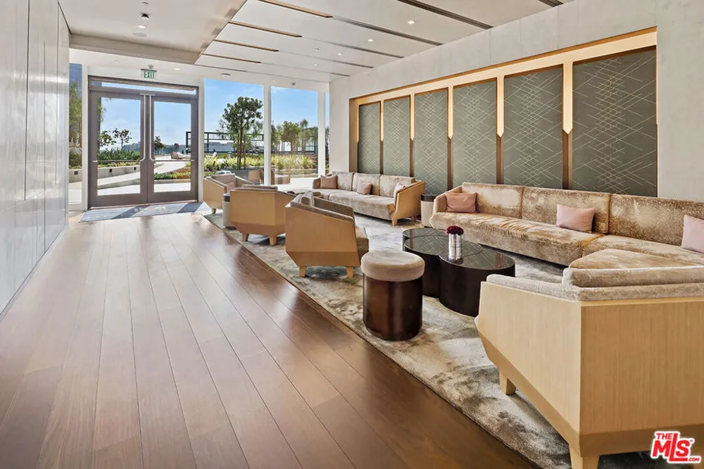 889 Francisco Street #2506 Los Angeles, CA 90017