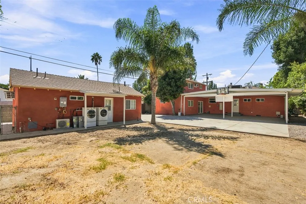 8320 Oakdale Winnetka, CA 91306