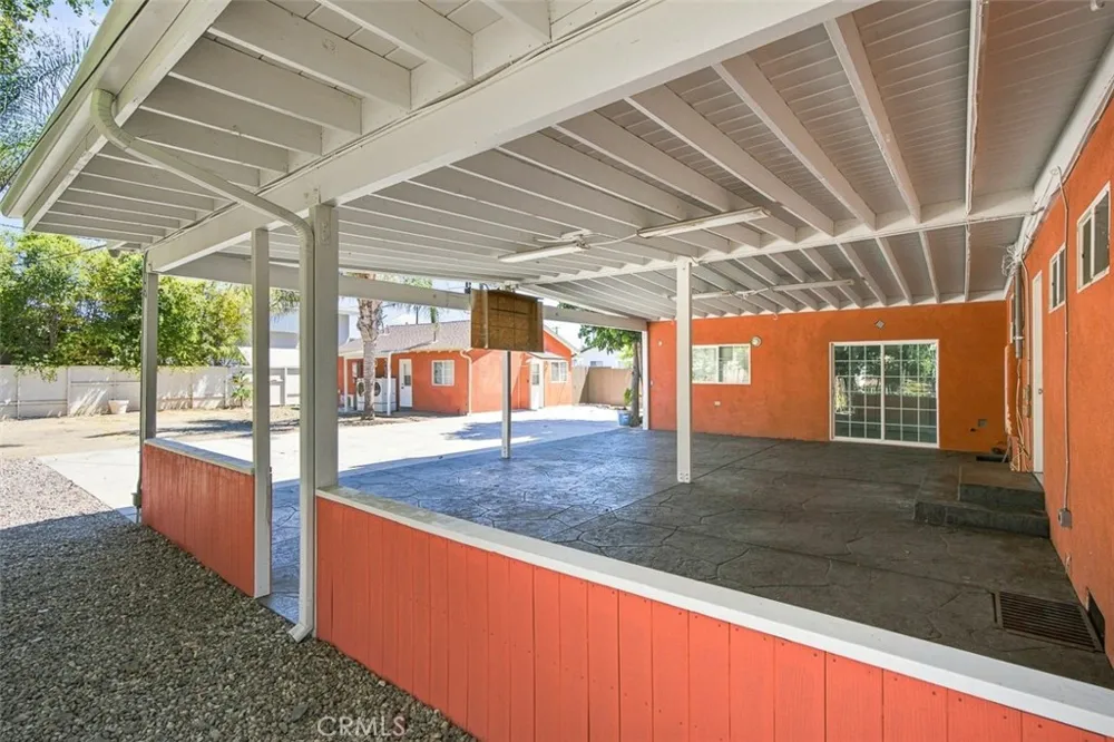 8320 Oakdale Winnetka, CA 91306