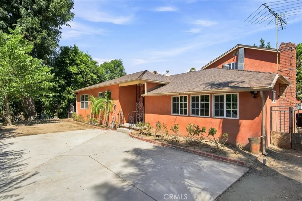 8320 Oakdale Winnetka, CA 91306