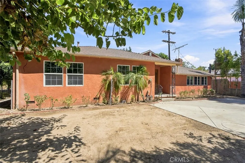 8320 Oakdale Winnetka, CA 91306