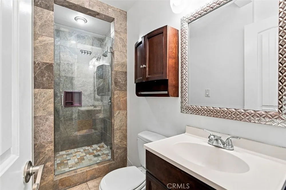 8320 Oakdale Winnetka, CA 91306