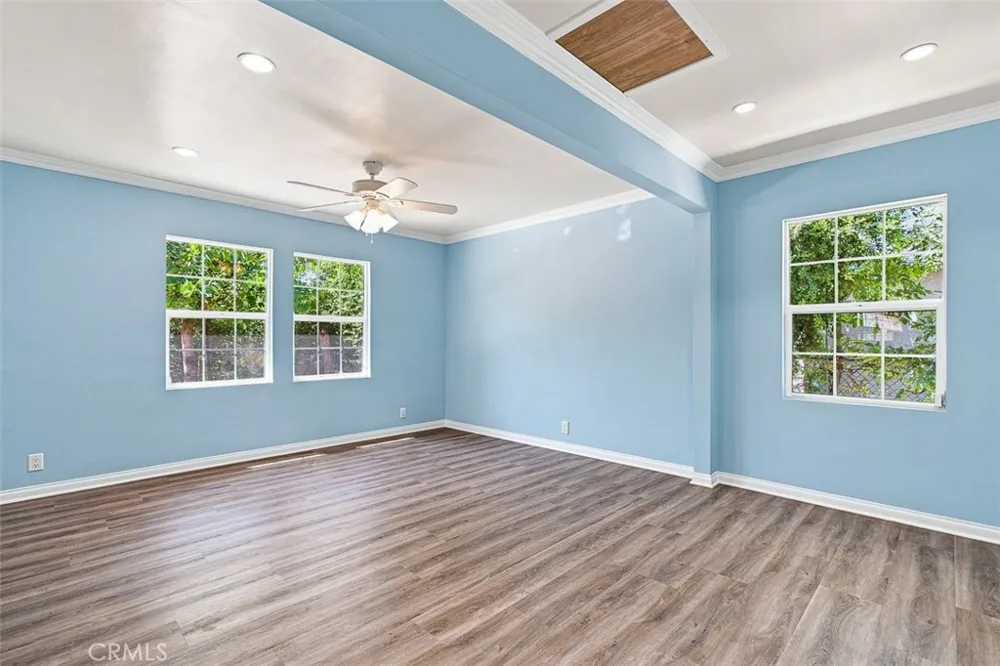 8320 Oakdale Winnetka, CA 91306