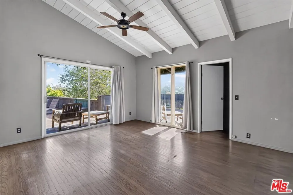 8147 Mulholland Drive Los Angeles, CA 90046