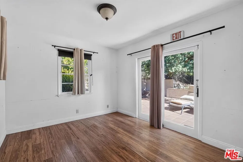 8147 Mulholland Drive Los Angeles, CA 90046