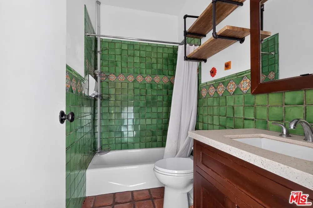 8147 Mulholland Drive Los Angeles, CA 90046
