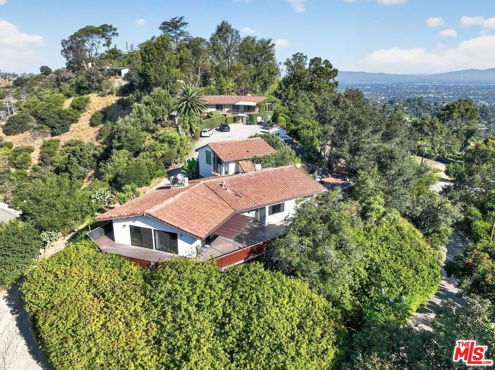 8147 Mulholland Drive Los Angeles, CA 90046