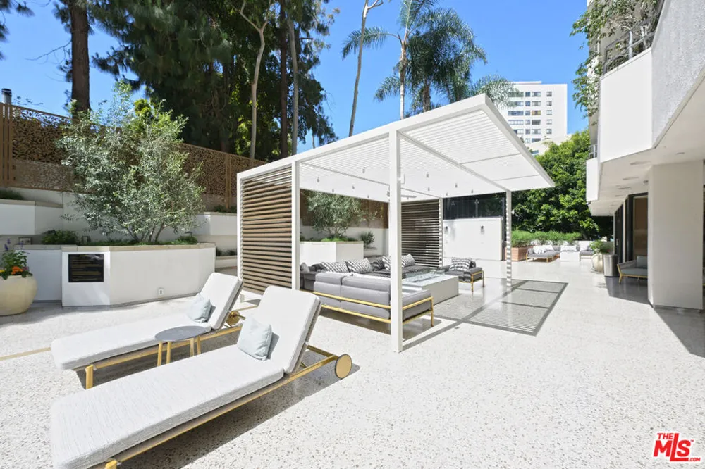 10601 Wilshire Boulevard #1404 Los Angeles, CA 90024